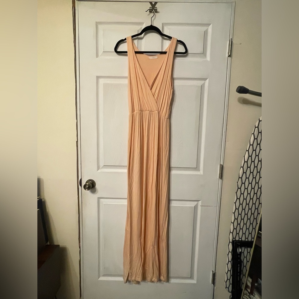 Lush Peach Sleeveless Maxi Dress with V-Neck
